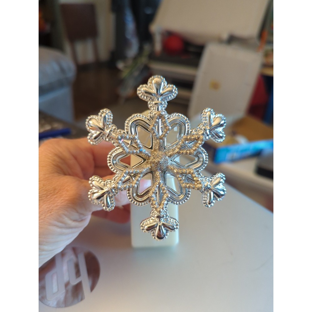 Bath Body Works Snowflake Wallflower Plug In Diffuser Pearl Silver Glitter